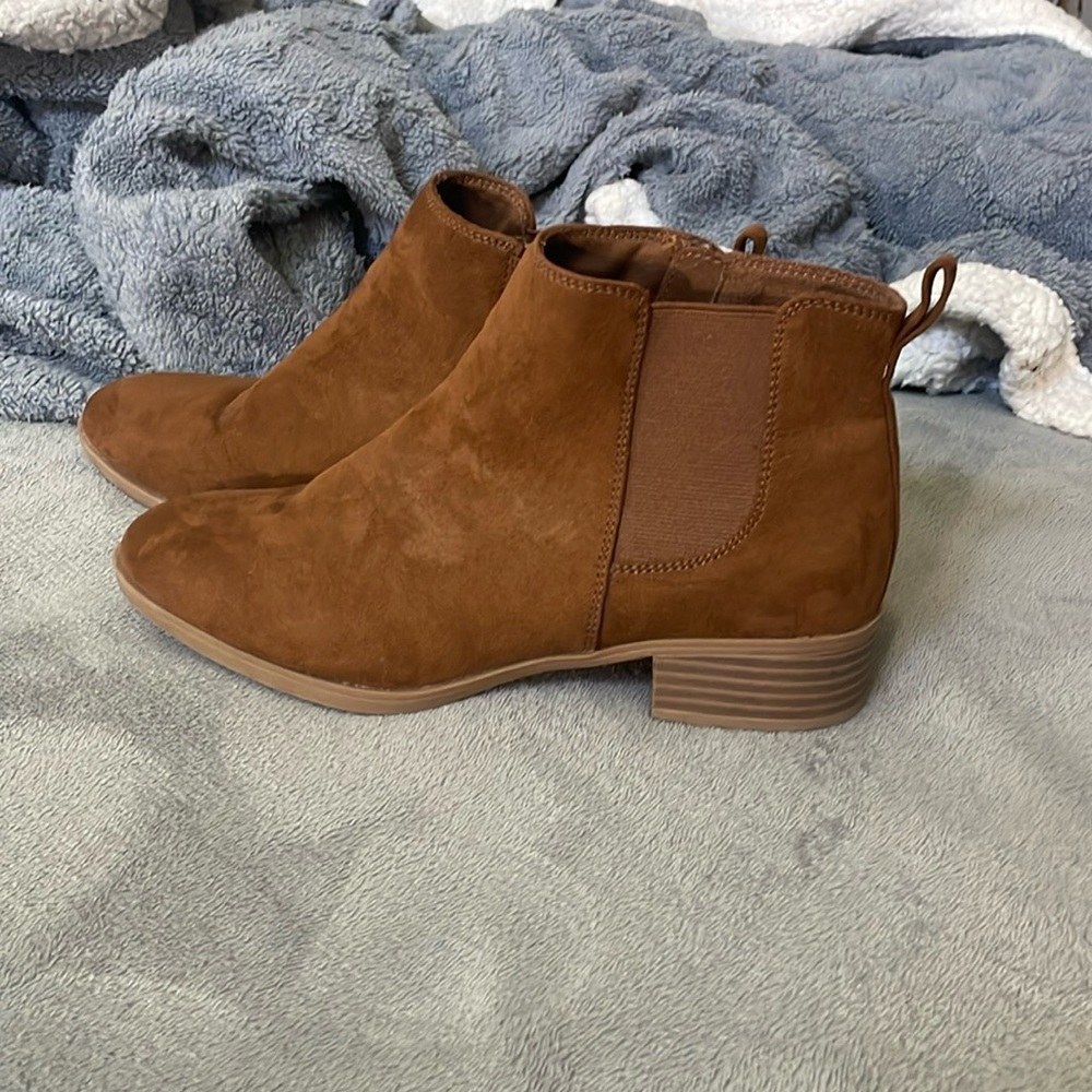 Cute brown boots